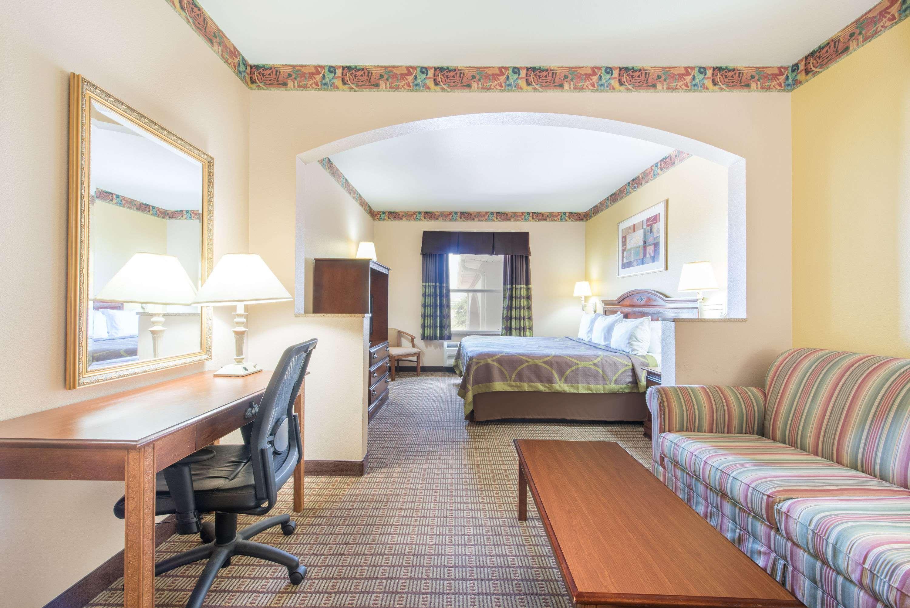 Super 8 By Wyndham Fort Worth Stockyards Exterior photo
